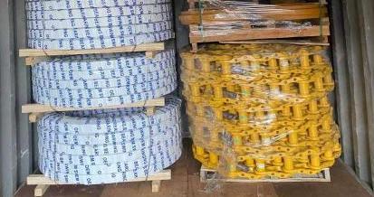 Os clientes da indonésia exportam peças de reposição para escavadeira e escavadeira
